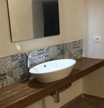 Maltese16 * Μόντικα